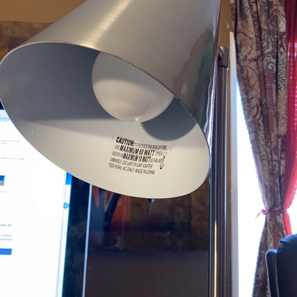 Desktop touch lamp - Picture 3 of 7